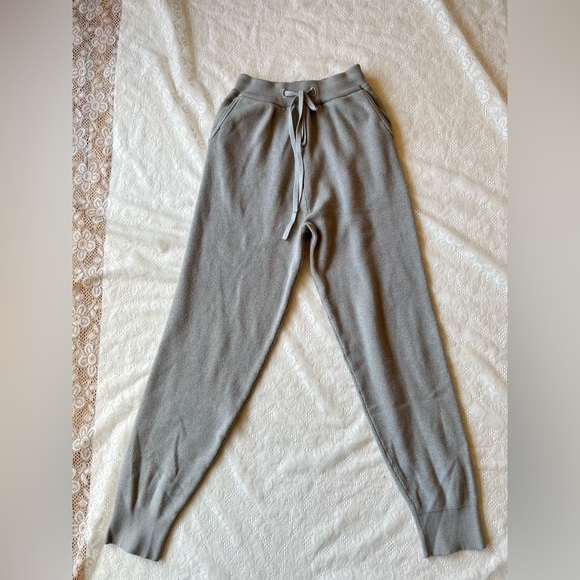 LUXE by Priv Ribbed knit joggers size medium - Picture 6 of 14